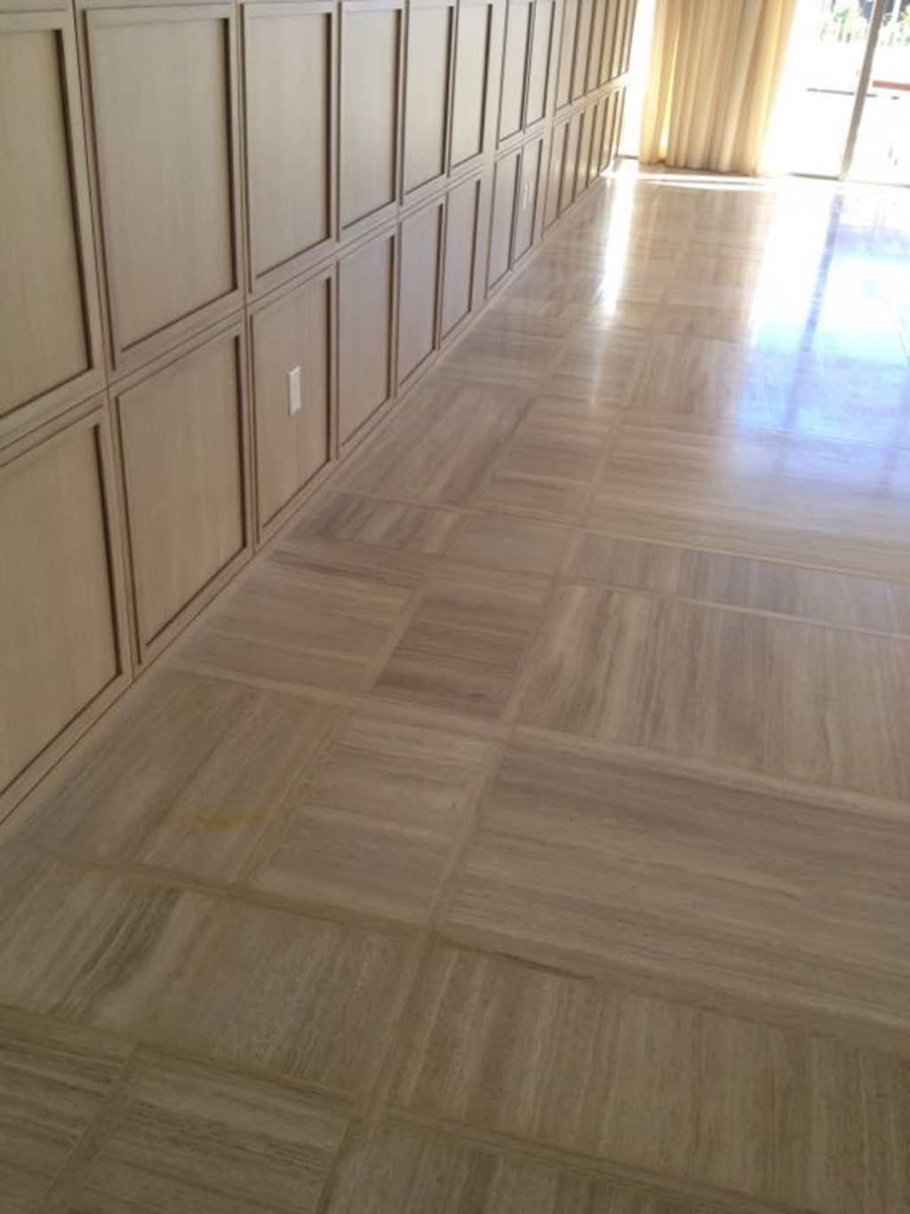 White Wood Vein Floor 1