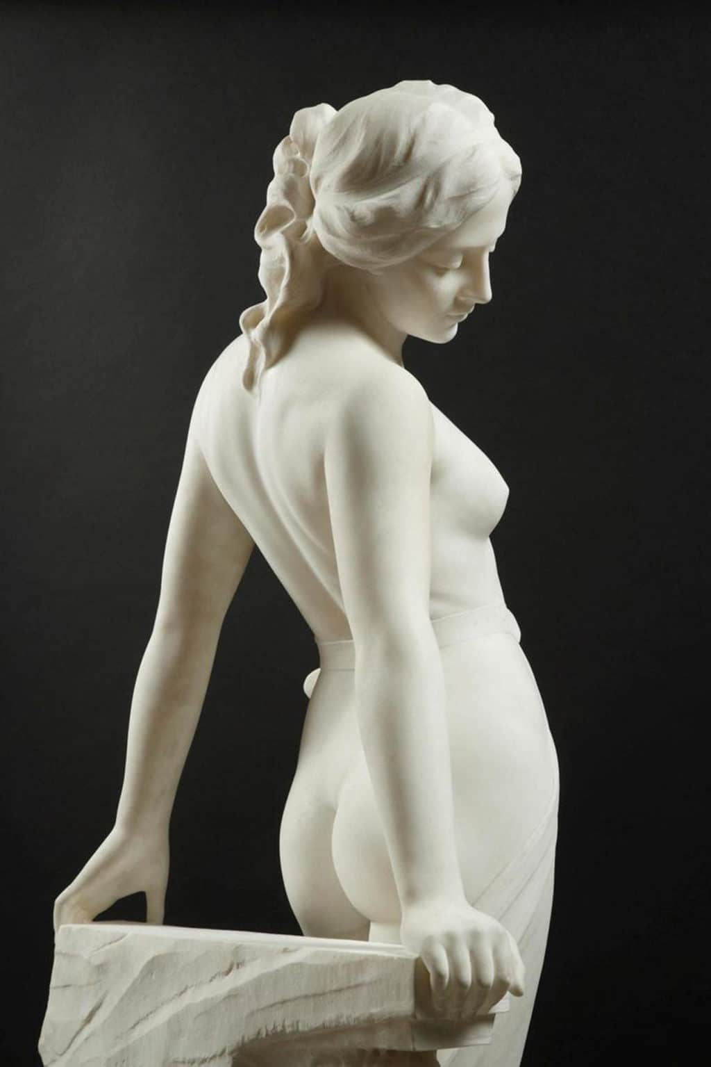 Statue Femme 2
