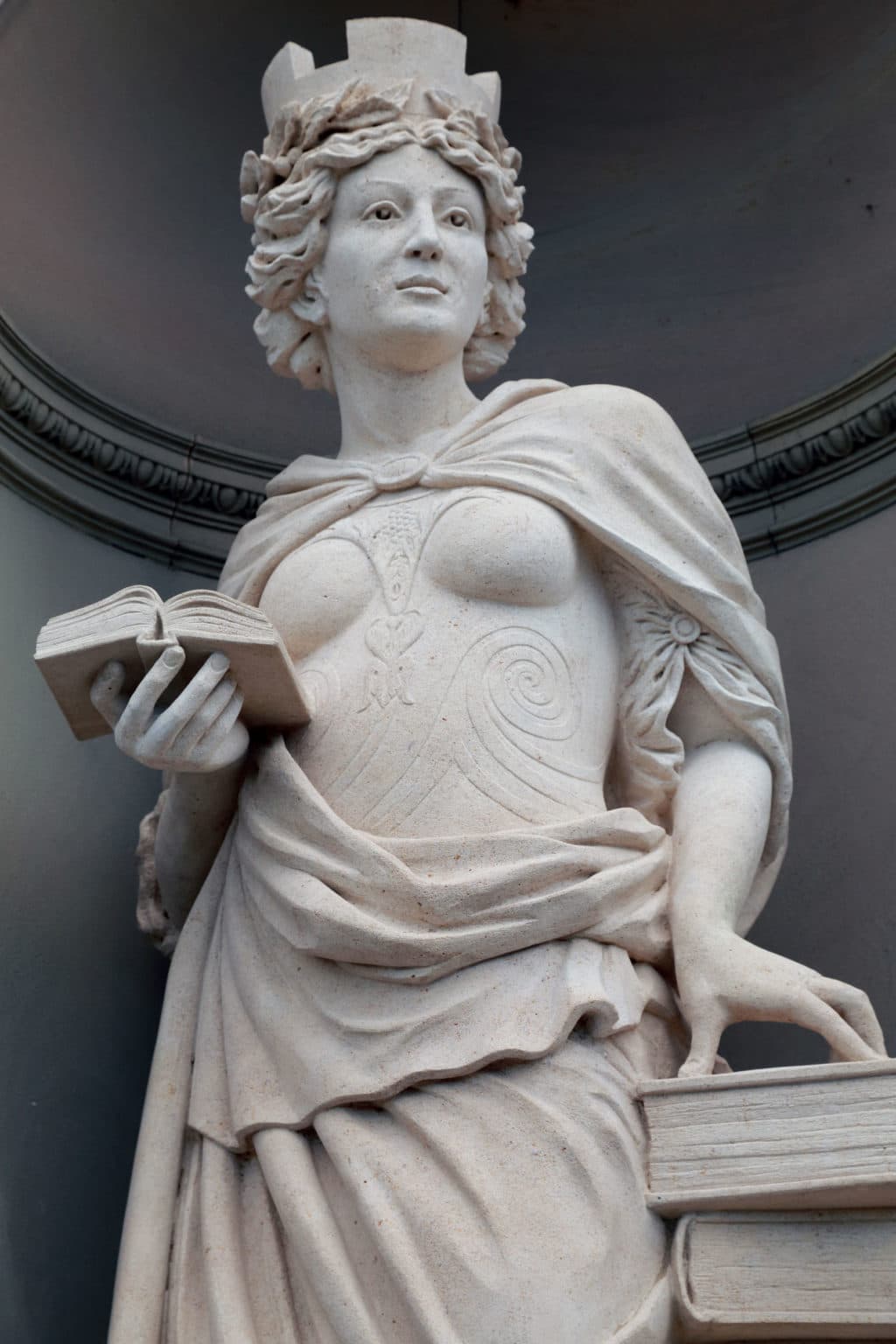 Statue Femme Argentine