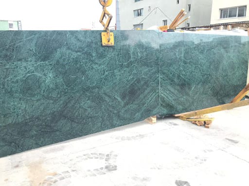 Le marbre vert du Guatemala, le matériau idéal pour un design original