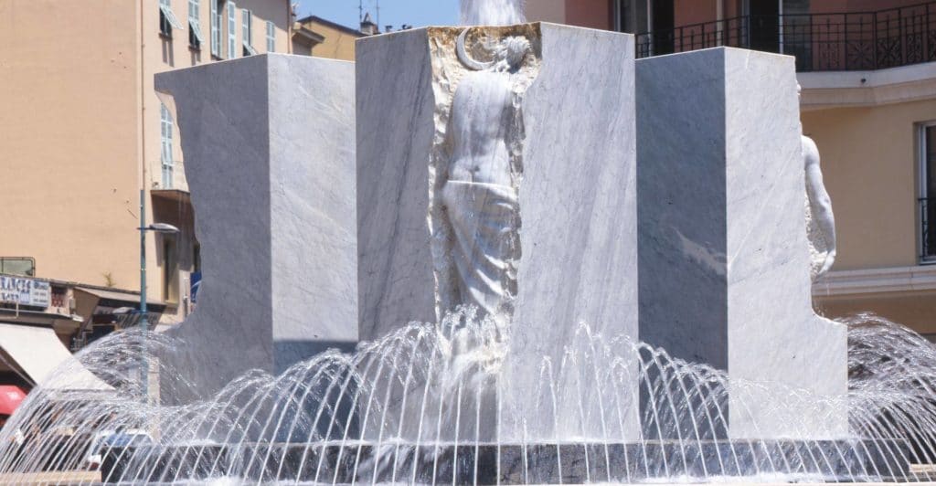 Mobilier urbain et pierre naturelle, un duo gagnant