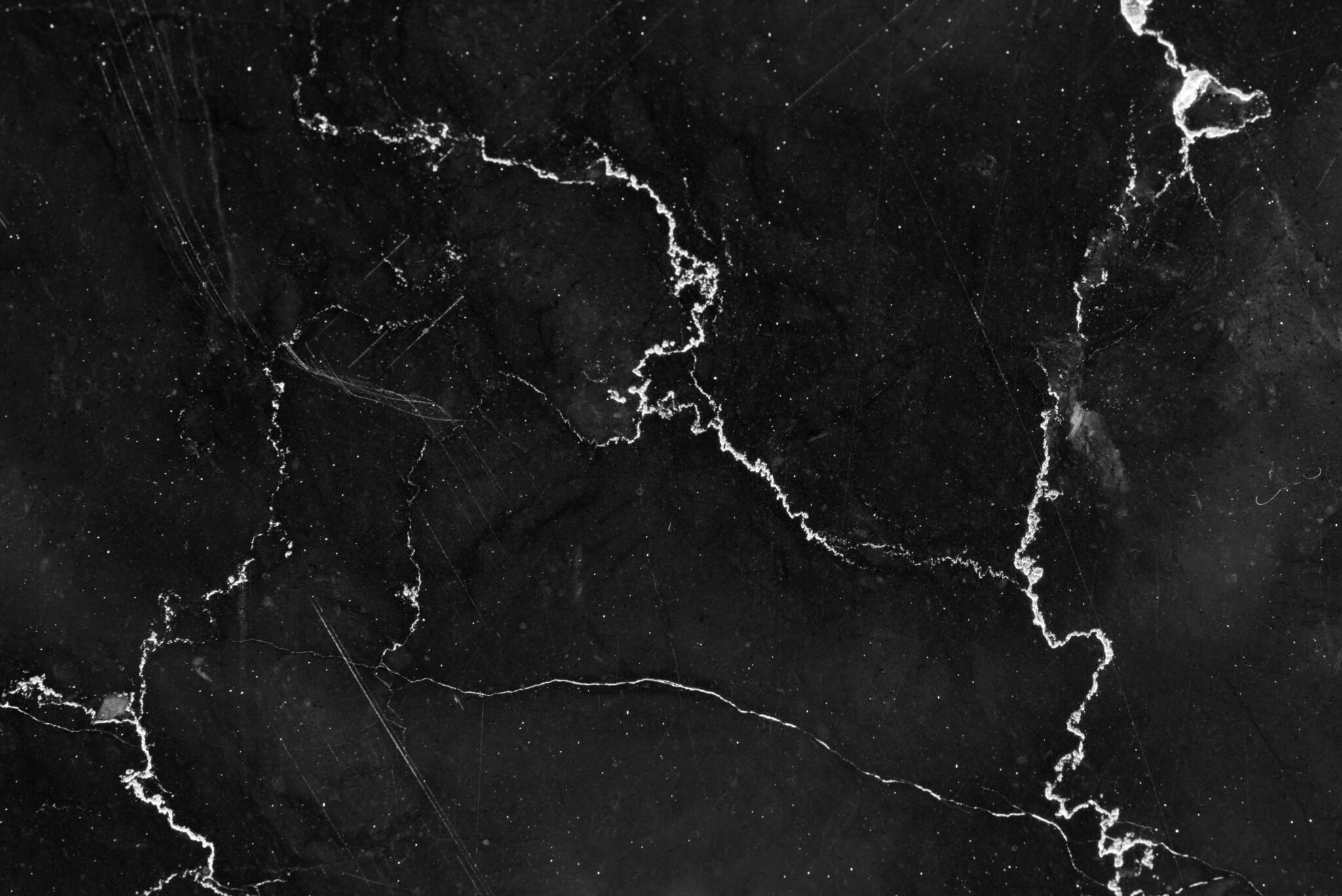 Tendance déco : la salle de bain en marbre noir