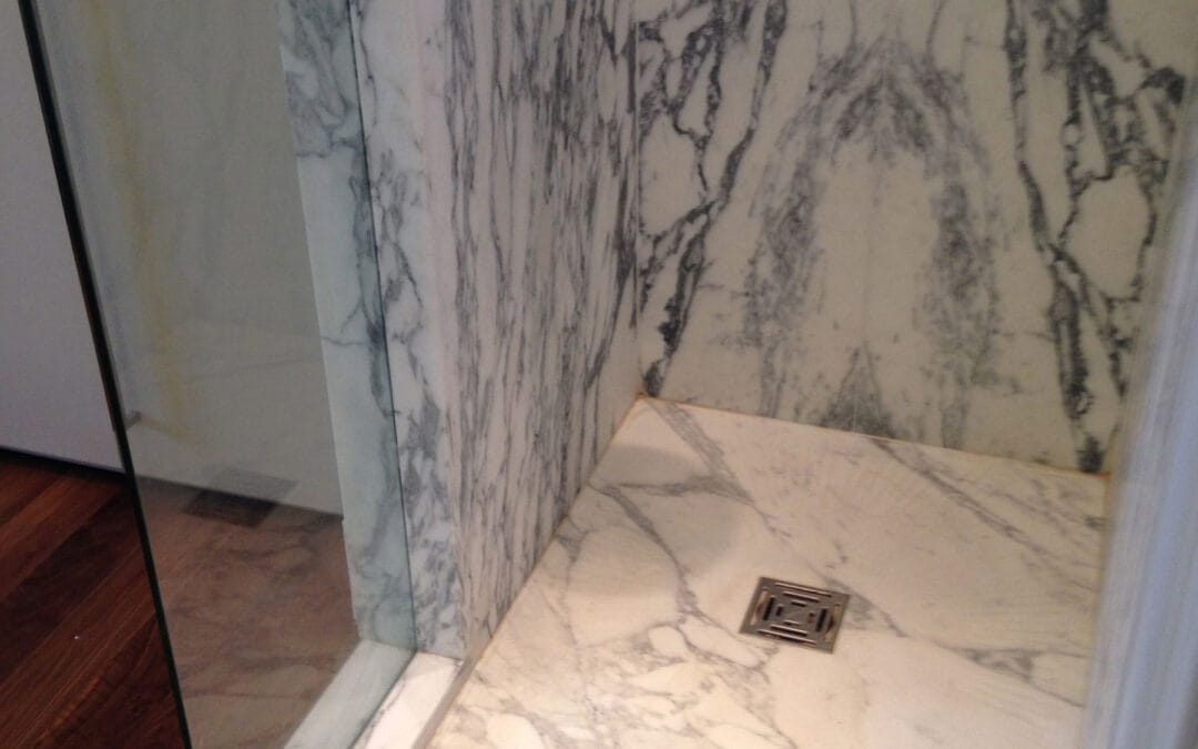 Receveurs de douche en marbre