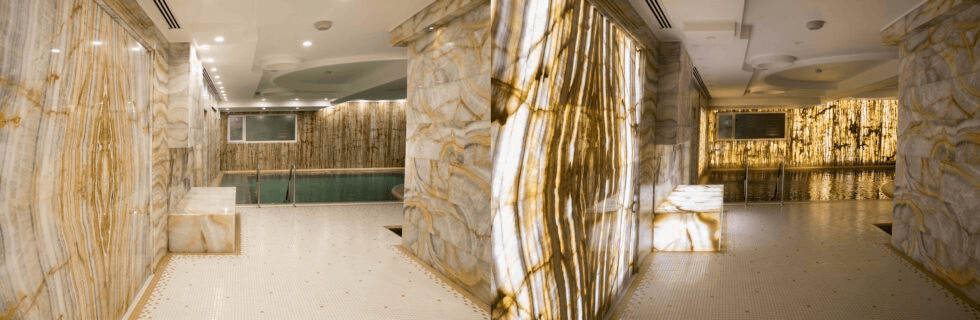 Le Marbre et l'Onyx 4 image piscine en onyx