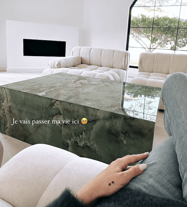 Caroline Receveur : son goût pour la déco et la pierre