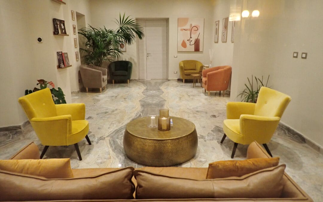 Comparatif entre un sol en marbre et un plancher en chêne