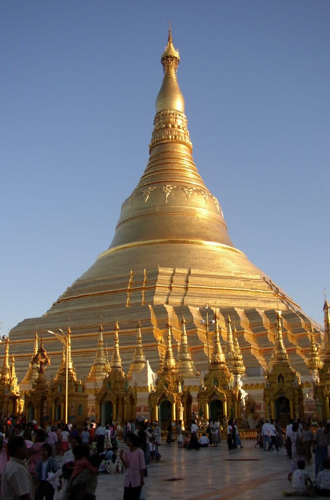 La place du marbre dans les religions. 2 Shwedagon Pagode 2 Shwedagon Pagode 2 - La place du marbre dans les religions