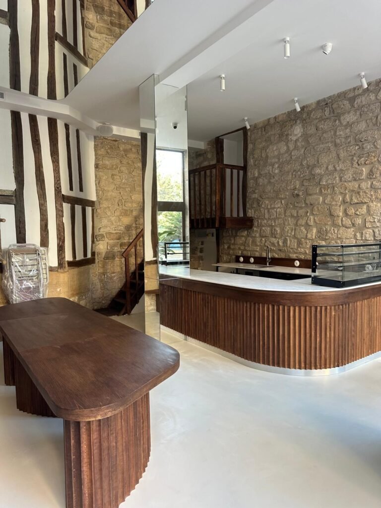 Bar en Marbre Calacatta Caldia et bois