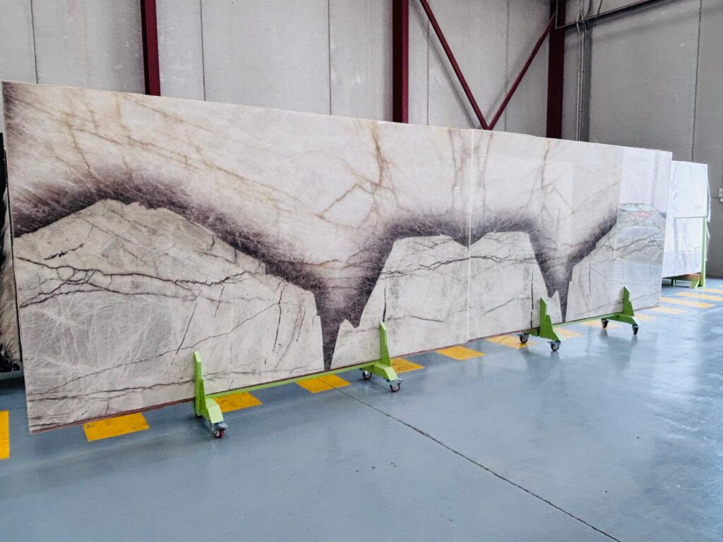 Quartzite Patagonia Lux en livre ouvert