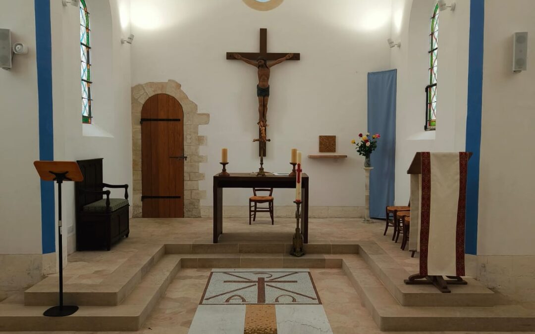 Le marbre dans les églises : patrimoine, spiritualité et renaissance à travers la rénovation de l’Église d’Aulney sur Mauldre