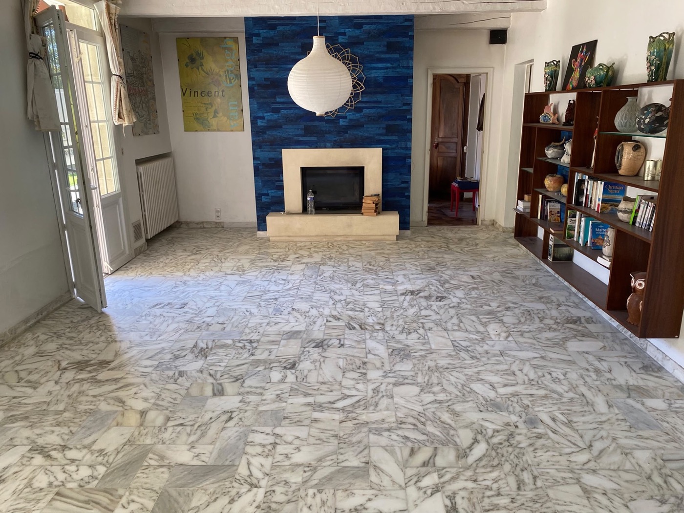 Marble and Natural-Stone Restoration in Bordeaux 4 renovation salon calacatta caldia Restored living room with Calacatta Caldia marble tiles