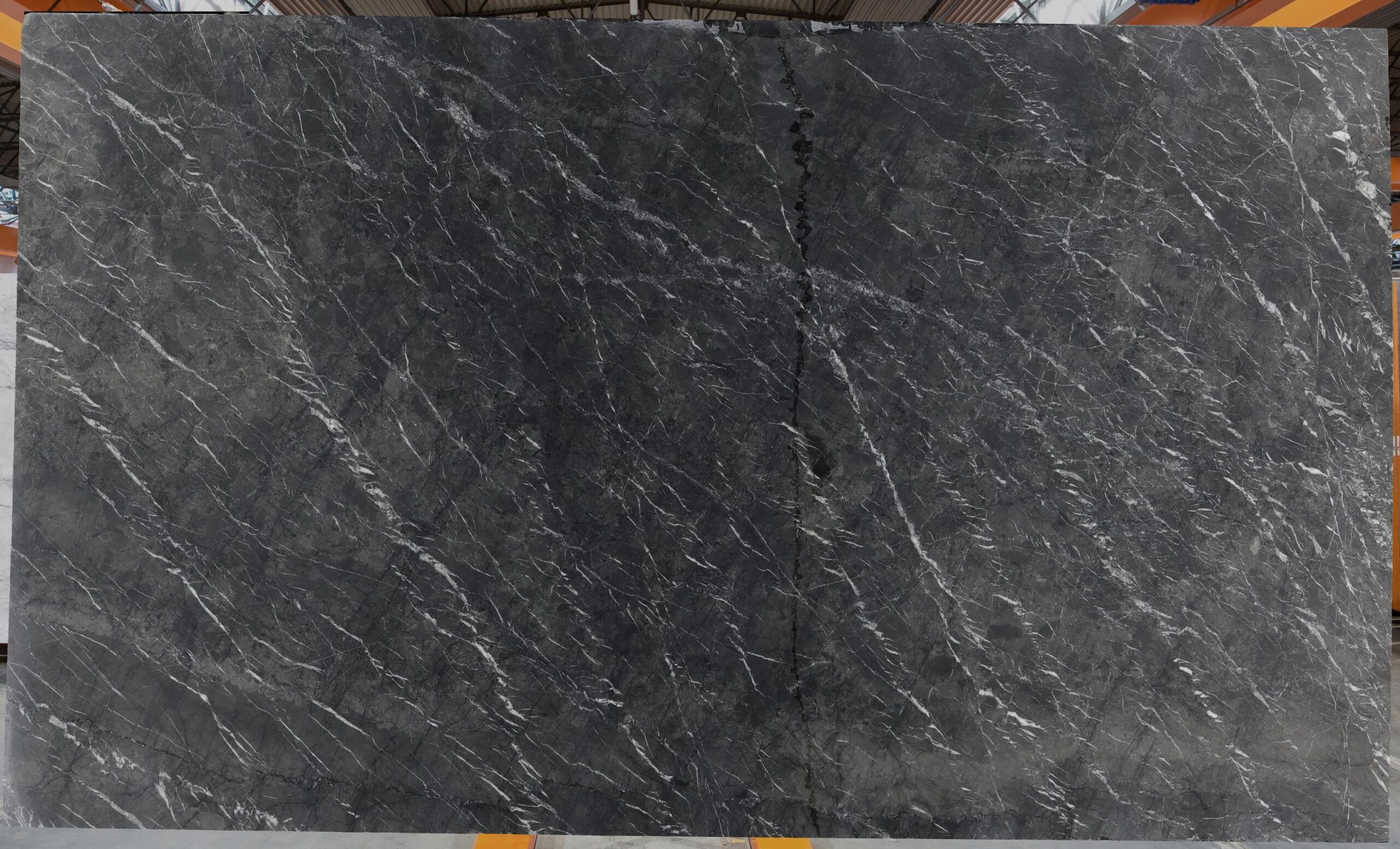 Marbre Gris Carnico 3 Gris Carnico 24155 scaled Tranche de marbre Gris Carnico, vue 3